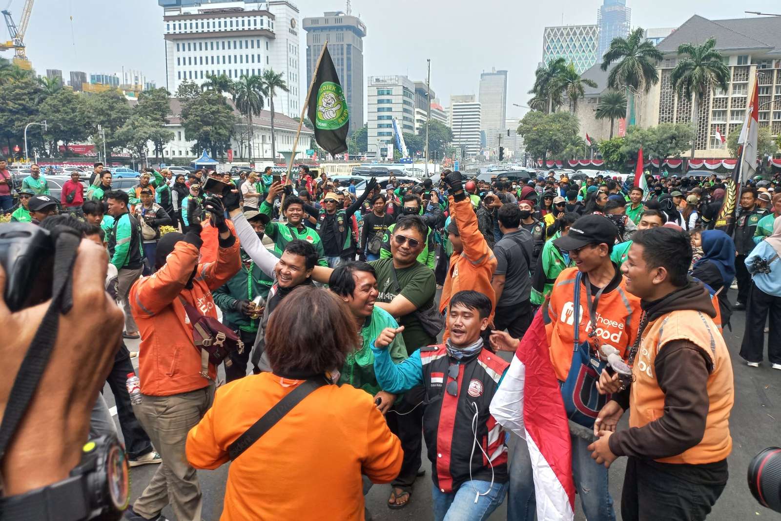 Didemo 1.000 Driver Ojol, Ini Perbandingan Komisi Gojek, Grab hingga Zendo