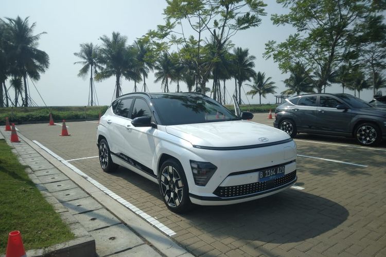 Review Kona Electric: Fitur Canggih dan Jarak Tempuh 900 km