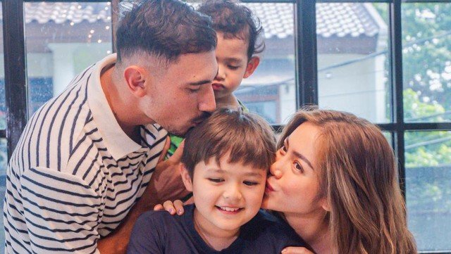 9 Nama Anak Artis Berwajah Bule Keturunan Sang AyahBesertaArtinya