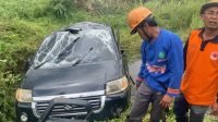 Cerita Seru: Mobil Terbang terbawa Puting Beliung di Bekasi, Melintir 100 Meter Cerita Seru: Mobil Terbang terbawa Puting Beliung di Bekasi, Melintir 100 Meter
