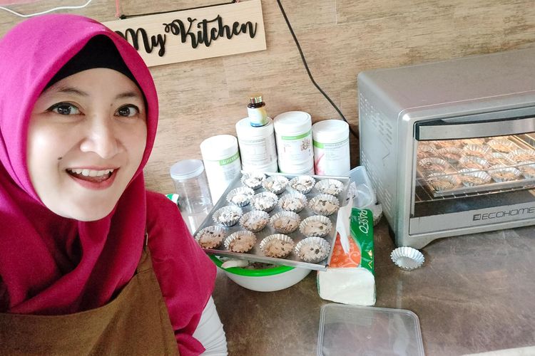 Cerita Arini: Dari Usaha Kue Kering Rumahan hingga Ekspansi Pasar Internasional Untuk Lebaran