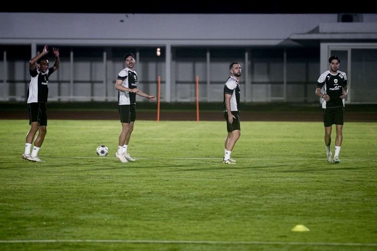 Timnas Indonesia Mulai Latihan dengan Kluivert Sebelum Hadapi Australia