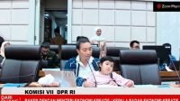 Rahayu Saraswati yang Mengajak Putranya ke Meja DPR saat Ketua Sidang Rahayu Saraswati yang Mengajak Putranya ke Meja DPR saat Ketua Sidang