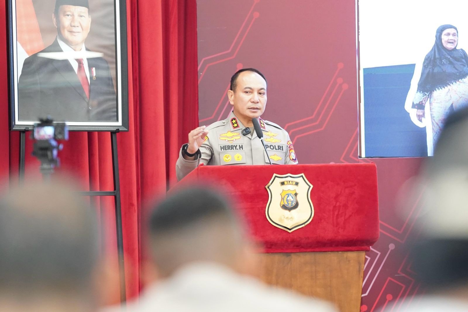 Irjen Herry: Kepolisian Harus Semakin Dekat dengan Masyarakat