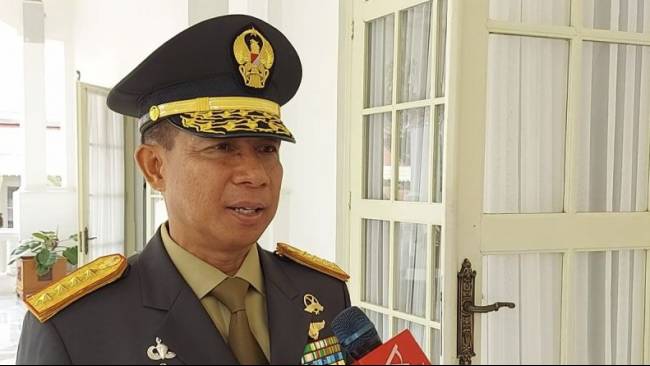 Panglima TNI: Dirut Bulog Harus Mundur dari Dinas Militer