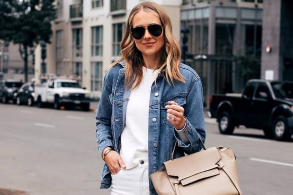 7 Gaya Cepat Modis: Cara Terbaik Memakai Jaket Denim Untuk Setiap Kesempatan