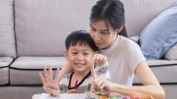 Attachment for 5 Gaya Mendidik yang Membantu Anak Introvert Tetap Terlindungi dan Bahagia