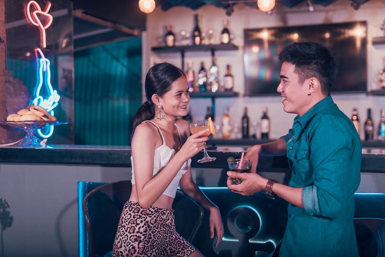 Tampil Menawan di Kencan: Panduan Terbaik untuk Memilih Outfit dan Perhiasan Sesuai