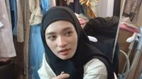 Bekerja Saat Ramadhan, Inara Rusli Tetap Sempatkan Waktu Bermain dengan Anak Bekerja Saat Ramadhan, Inara Rusli Tetap Sempatkan Waktu Bermain dengan Anak