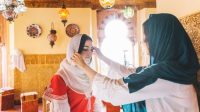 Tips Makeup Tahan Lama, Siapkan Penampilan Maksimal di Halal Bihalal Lebaran Kedua!