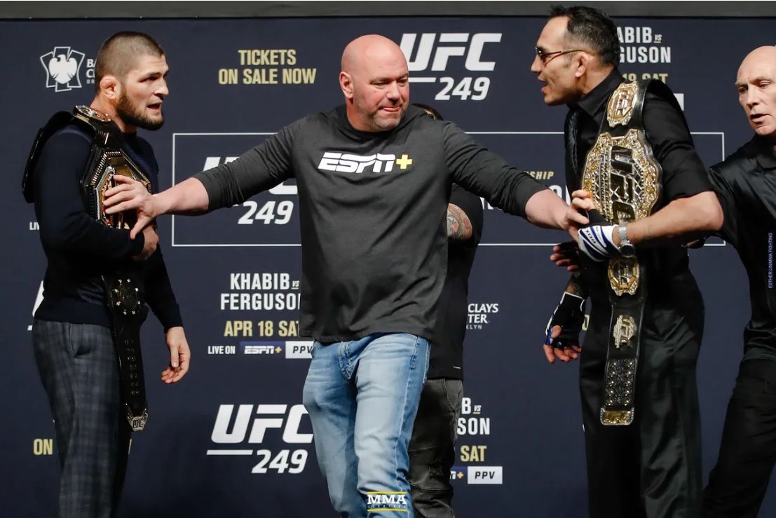 SEJARAH HARI INI: Kutukan ke Empat — Duel Khabib vs Tony Ferguson di UFC Meledak karena Insiden Terpeleset