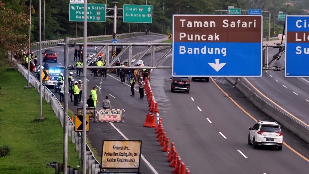 Contraflow Dijalankan di Tol Jagorawi Menuju Puncak Saat Subuh Hari Ini