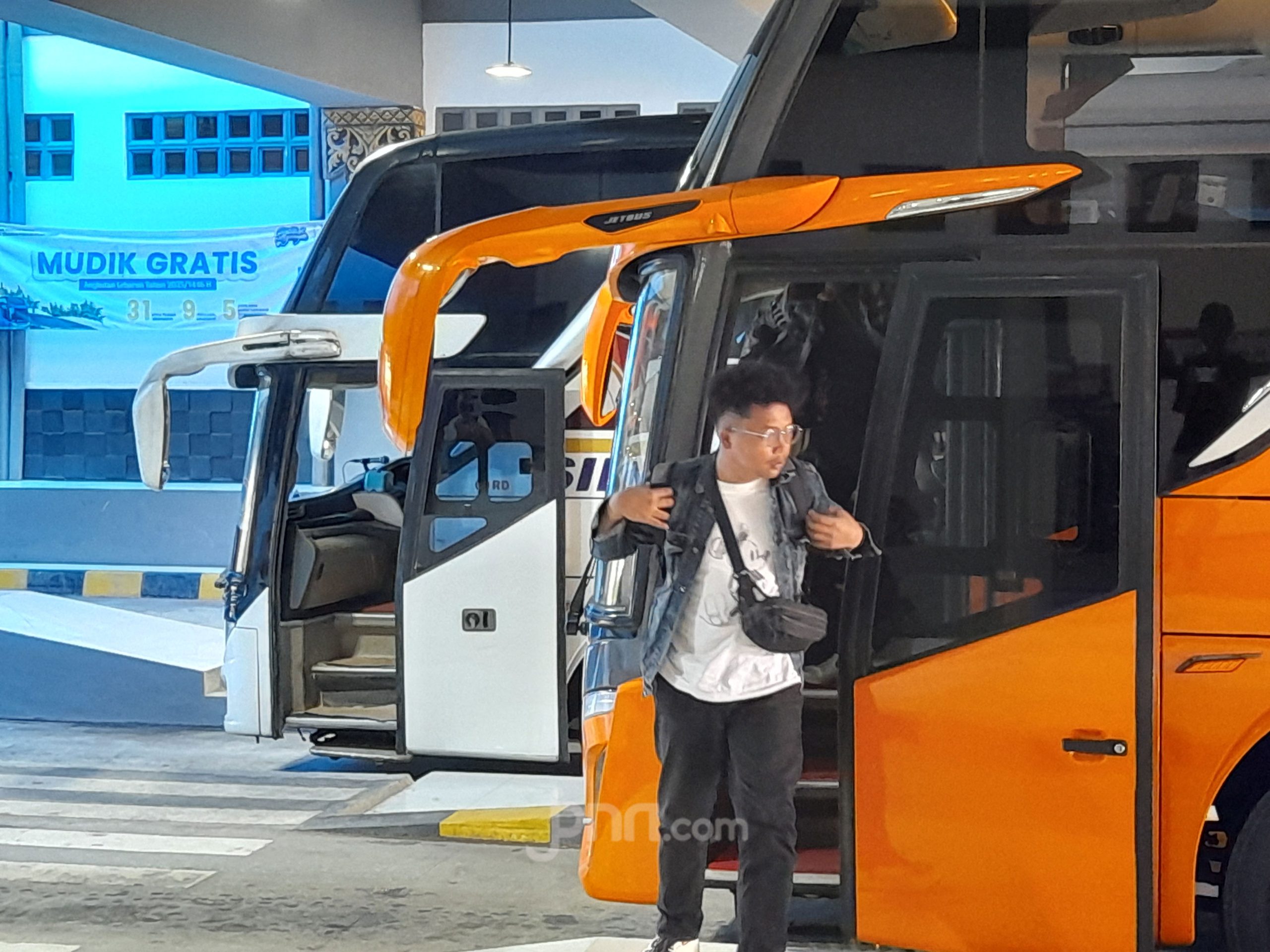 H+3 Lebaran, Terminal Giwangan Kembali Ramai dengan Arus Pemudik