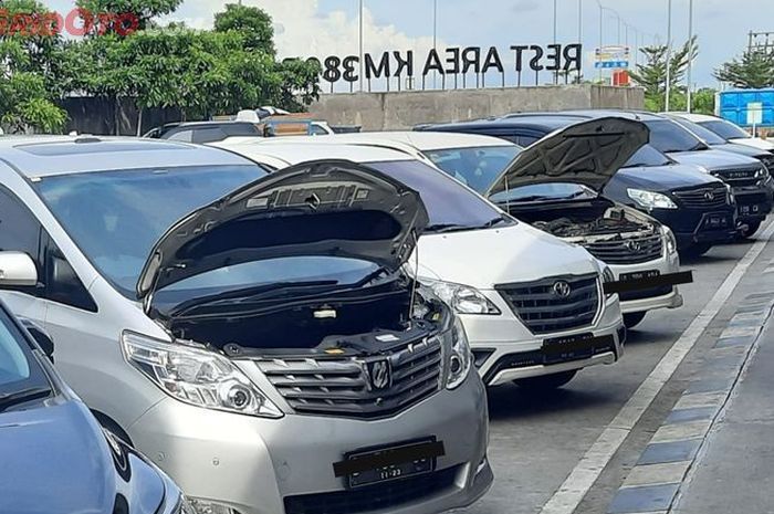Mitos atau Fakt: Bukanya Mesin Tak Berpengaruh pada Kepanasannya Jeroan Pasca Perjalanan Panjang