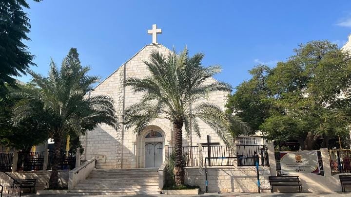 Fakta-Fakta Serangan Israel ke Gereja Keluarga Kudus