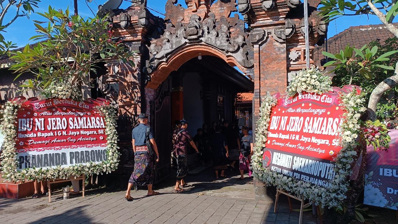 Kisah Jero Samiarsa: Sukses dari Jualan Banten Jadi Menteri dan Wali Kota