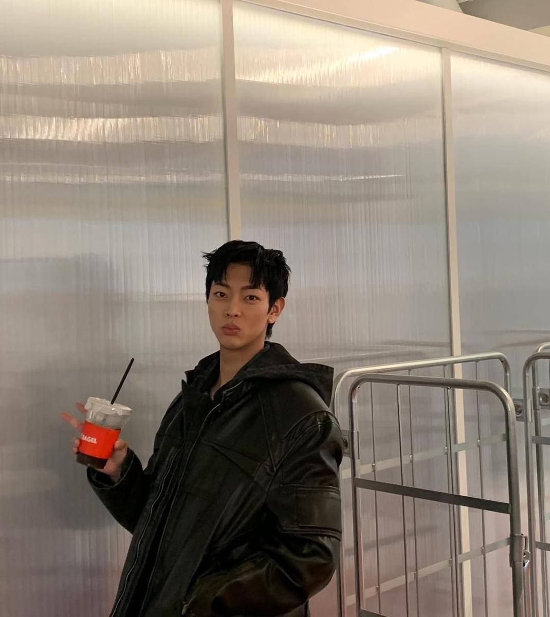 7 Potret Autentik Kim Seong Jeong, Pemeran Jin Ung di Head Over Heels