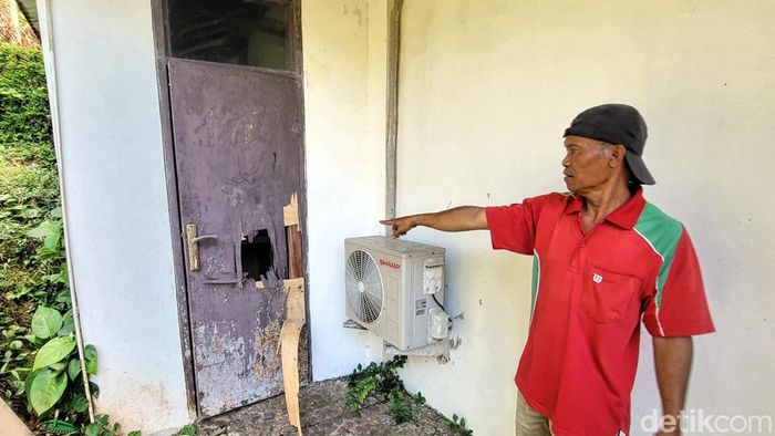 Dugaan Selingkuh, Wanita Diikat dan Diserang Brutal di Depan Umum