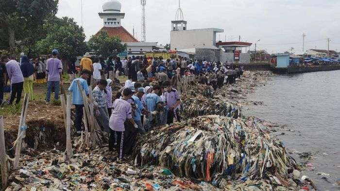 Bupati Dewi Tidak Peduli Protes Warga, Pandeglang Jadi Tempat Sampah Tangsel dan Serang