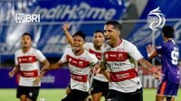 Laga Seru Madura United Vs Persita Tangerang Berakhir Imbang
