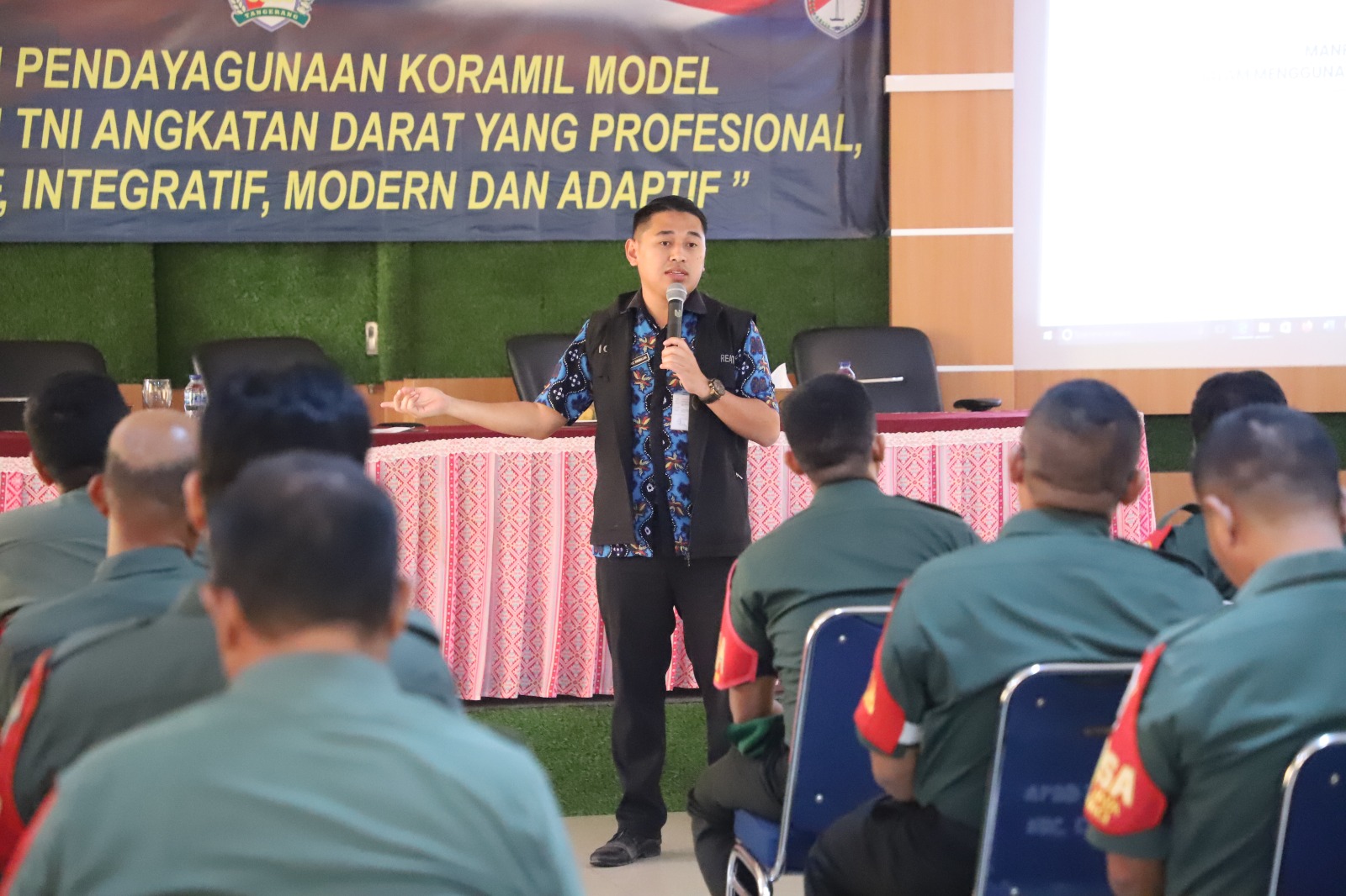 Adev Natural Indonesia, Kodim 0506 Tangerang dan Baitulmal Tazkia Bagikan Zakat di Kota Tangerang