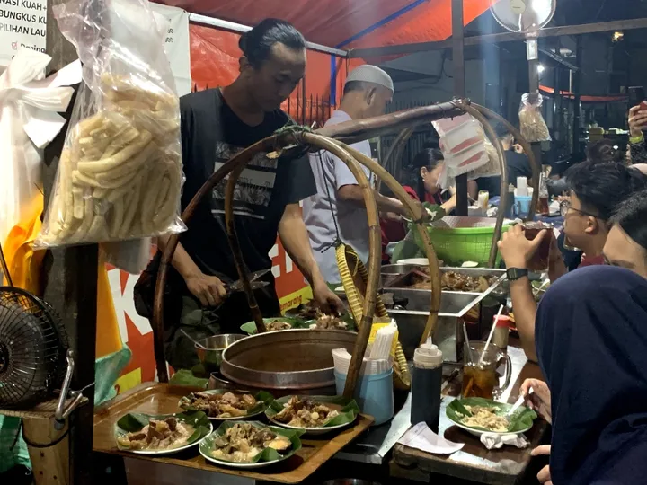 7 Surga Kuliner Nusantara 2025: Mulai dari Warung Tenda hingga Restoran Mewah yang Menggugah Selera