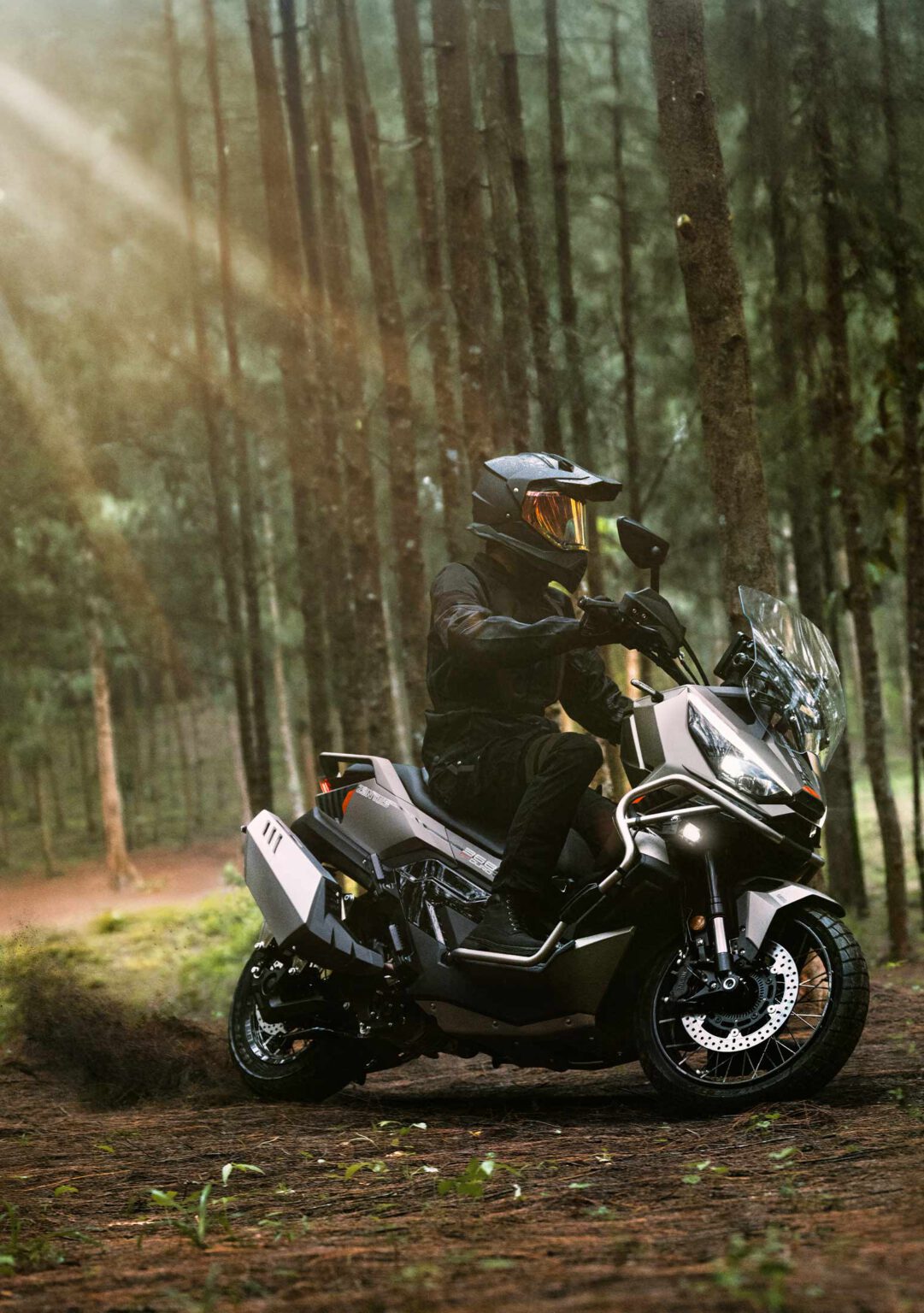 Skutik 368cc Terbaik? Zontes 368E Bawa Kekuatan dan Teknologi Canggih