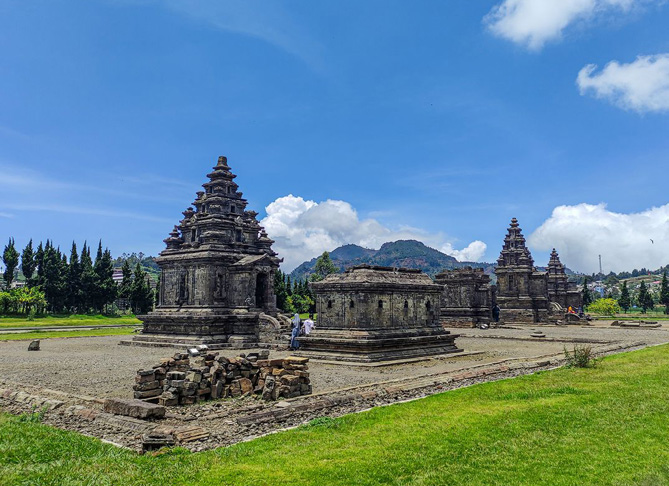 Candi Arjuna: Pesona Sejarah Di Dataran Tinggi Dieng Yang Memukau