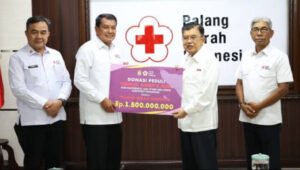 Bupati Tangerang Salurkan Donasi 1,5 M untuk Korban Banjir dan Longsor Sumatera