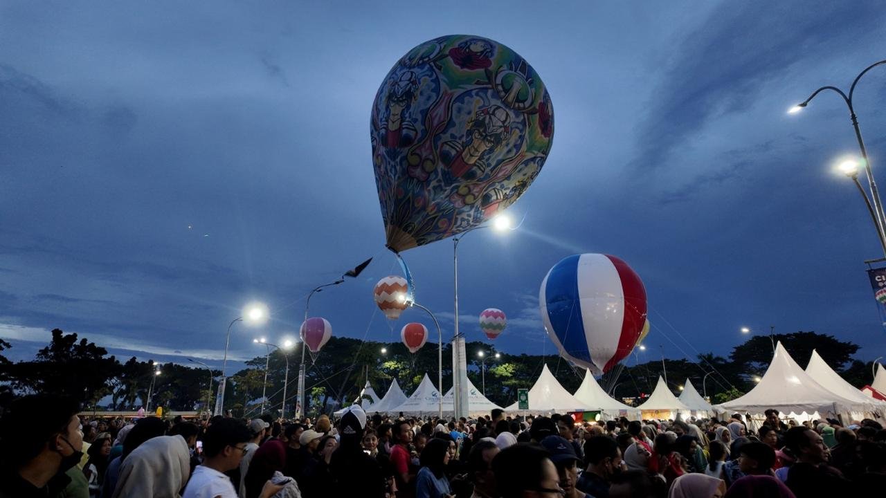 Langit Tangerang Berwarna, Festival Balon Wonosobo Ramai Pengunjung di Mal Ciputra