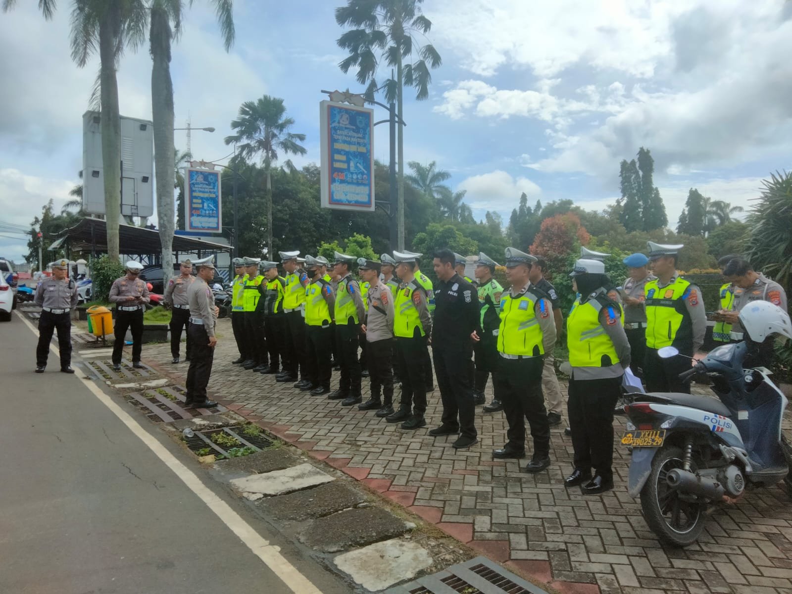 Siap Amankan Nataru 2025/2026, 800 Personel Polres Pandeglang Dikerahkan ke Lapangan