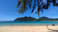 Pantai Lampuuk: Surga Tersembunyi Di Ujung Barat Indonesia Yang Memikat Hati