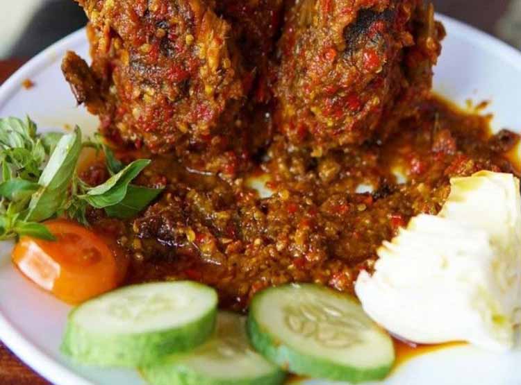 Ayam Bakar Kayoa: Kelezatan Rempah Dari Timur Yang Menggugah Selera