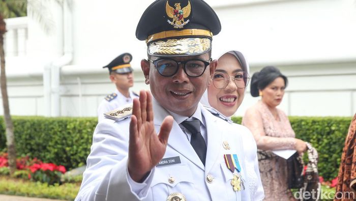 Gubernur Banten Andra Soni Bagikan Bantuan Kesehatan, Pendidikan, dan UMKM dari UPZ Baznas Pemprov Banten