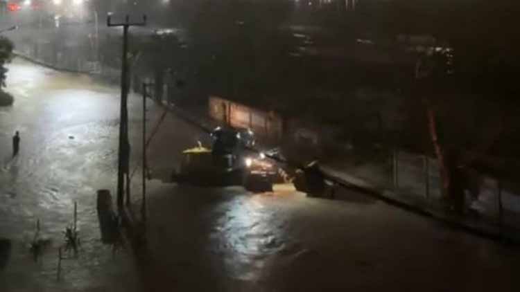 Jalan Lingkar Selatan Cilegon Banjir, Arus Kendaraan Lumpuh Total