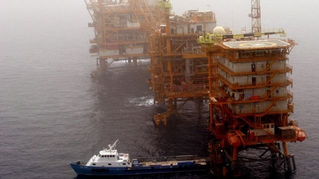 Trump Pertimbangkan Serangan Iran, Harga Minyak Dunia Terancam Naik Jika Selat Hormuz Terganggu