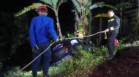 Mobil Tersangkut di Sawah Gunungkidul, Diduga Karena Mengantuk