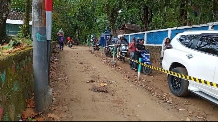Akses rusak, fasilitas memprihatinkan, kondisi Pantai Bagedur Lebak dan harapan wisatawan