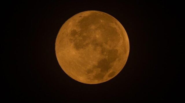 8 Fenomena Langit Spektakuler April 2026: Catat Tanggalnya!