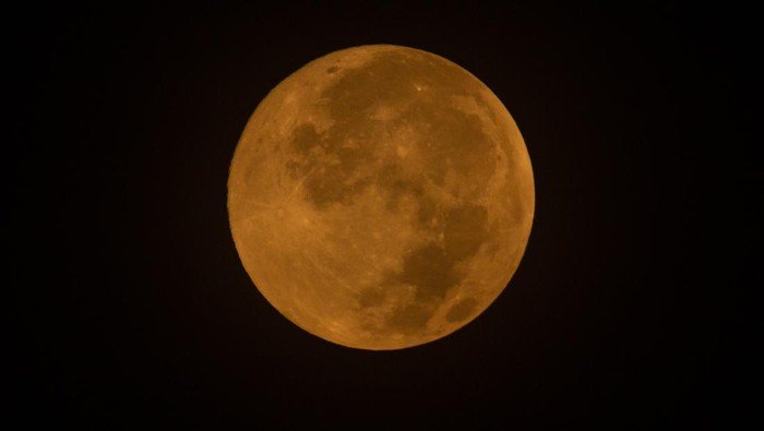 8 Fenomena Langit Spektakuler April 2026: Catat Tanggalnya!