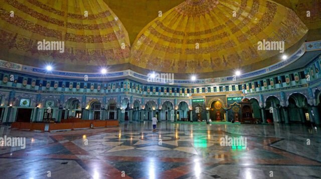 10.000 Warga Tangerang Sholat Idulfitri di Masjid Raya Al Azhom