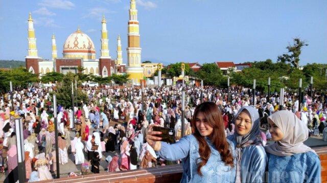 Suasana Salat Idul Fitri 1447 H di Alun-alun Malingping, Lebak