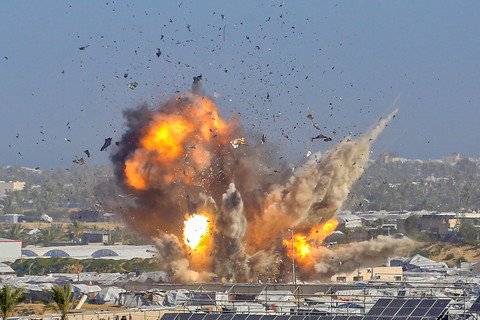 Israel Serang Gaza: Anak Negosiator Hamas Terluka, 5 Orang Tewas